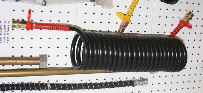 Шланг воздушный Евро ПВХ (красный+желтый) штуцер М22- 5.5м